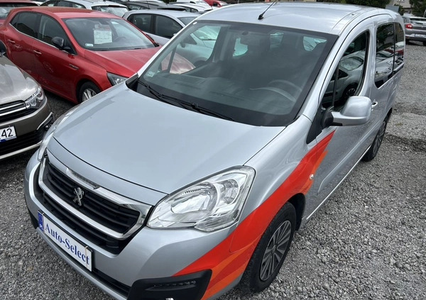 Peugeot Partner cena 47900 przebieg: 112000, rok produkcji 2017 z Góra Kalwaria małe 211